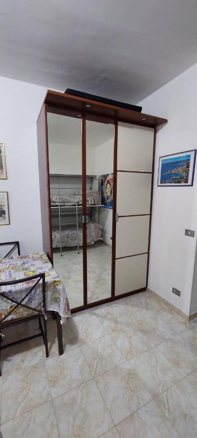 Ampio Monolocale Con Terrazzo - A 2 Passi Dal Mare Διαμέρισμα Latte Εξωτερικό φωτογραφία