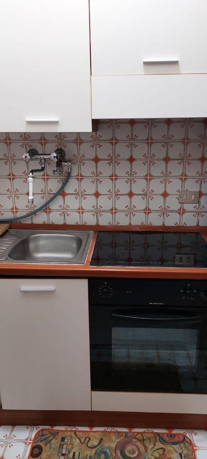 Ampio Monolocale Con Terrazzo - A 2 Passi Dal Mare Διαμέρισμα Latte Εξωτερικό φωτογραφία